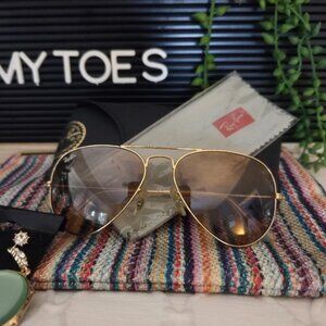 Ray-Ban Vintage 1980s/1990s Gold Frame Glasses, case and cloth Uni-Sex
